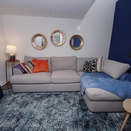 Loft Style Apartment For 4, 1 Broadhurst Court, Close To Town, Station & Hospital Stockport Buitenkant foto