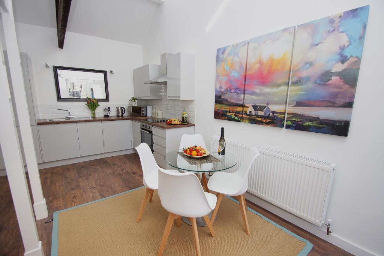 Loft Style Apartment For 4, 1 Broadhurst Court, Close To Town, Station & Hospital Stockport Buitenkant foto