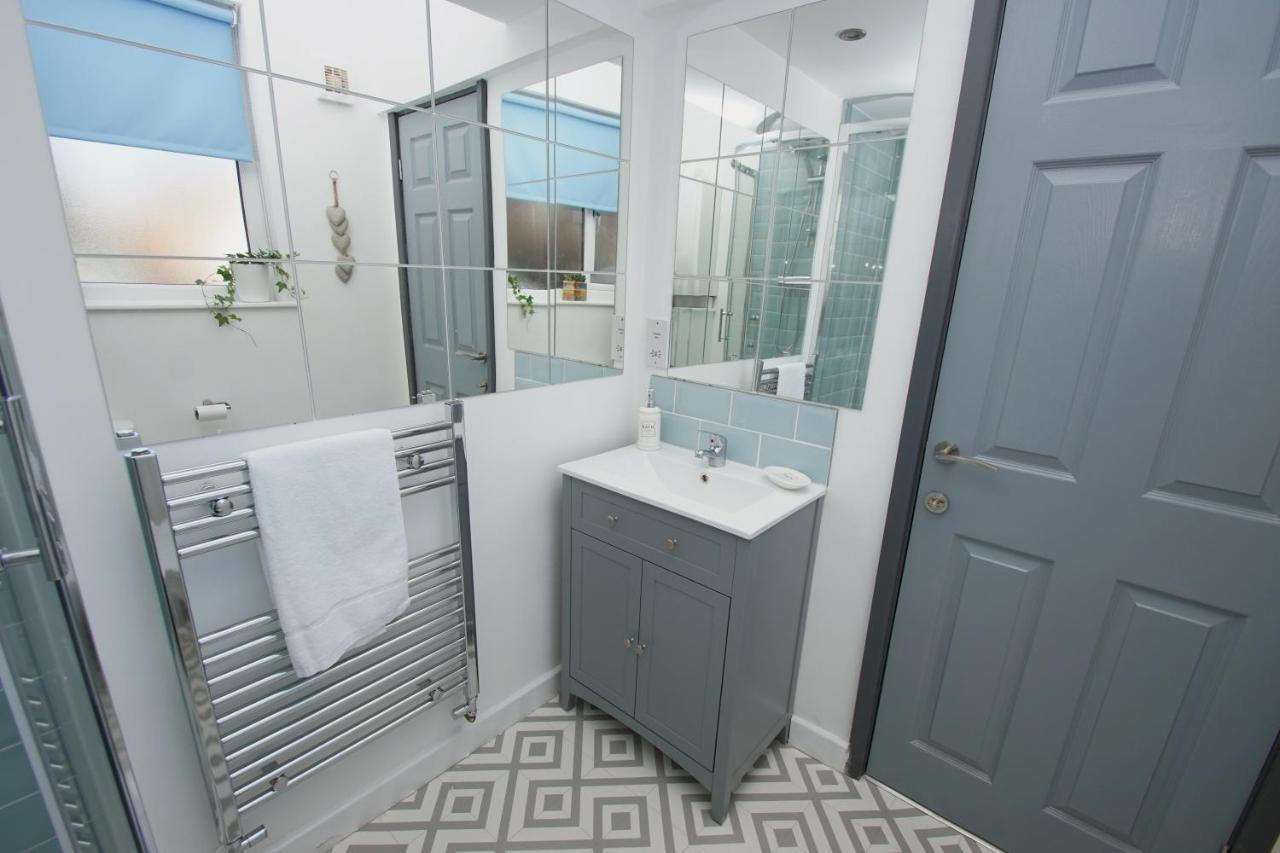 Loft Style Apartment For 4, 1 Broadhurst Court, Close To Town, Station & Hospital Stockport Buitenkant foto