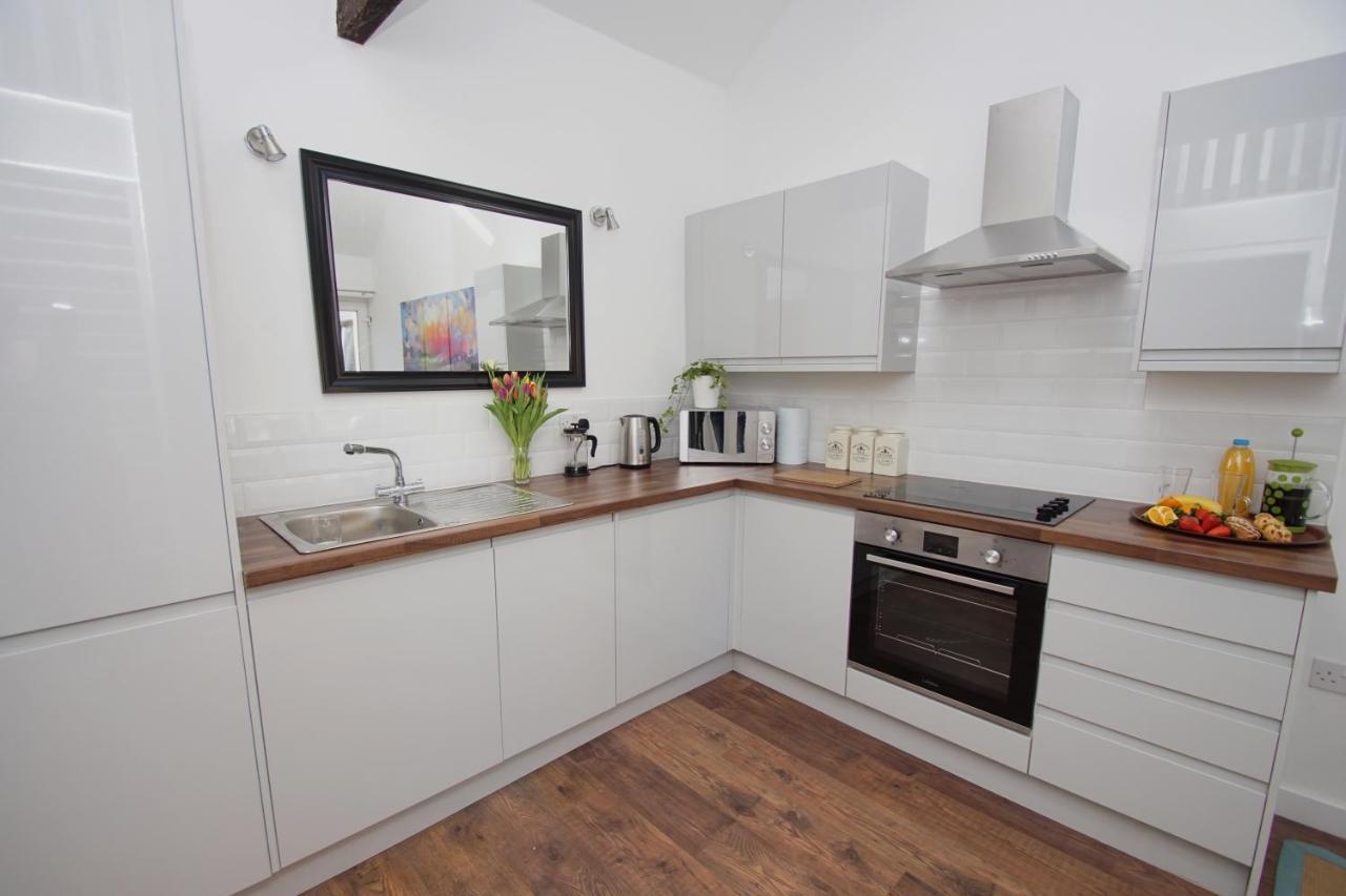 Loft Style Apartment For 4, 1 Broadhurst Court, Close To Town, Station & Hospital Stockport Buitenkant foto